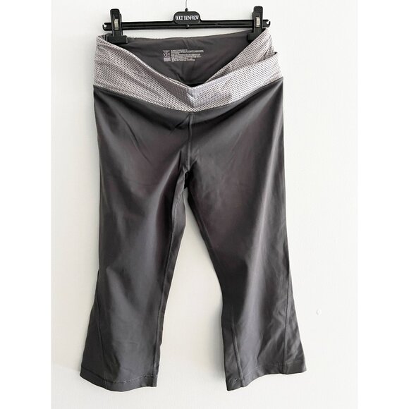Victoria Secret Activewear Capri Leggins - Grey - Size Large - Picture 1 of 3